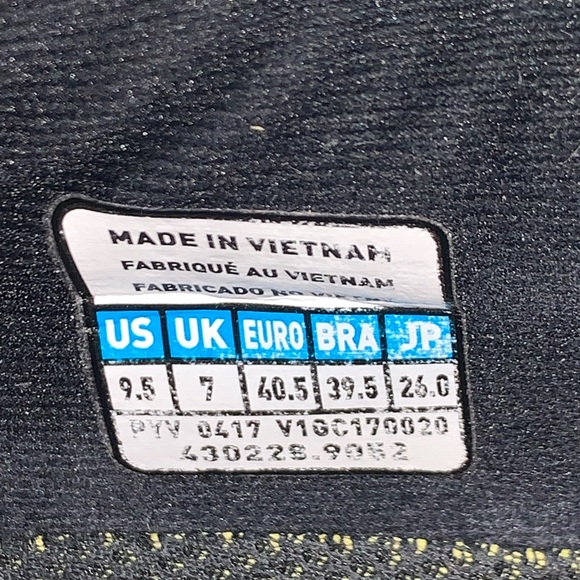 Men's Shoes - Picture 4 of 5